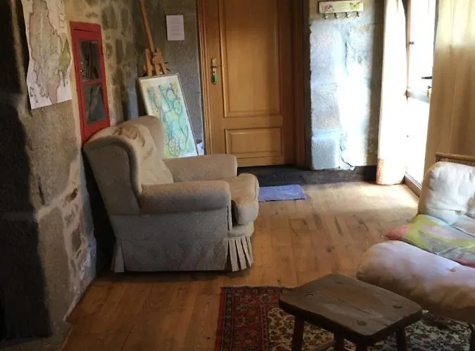 Konukevi O Fogar Do Monte Sober